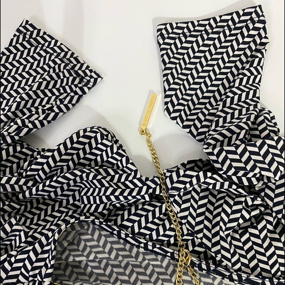 Michael Kors Chevron Print With Gold Chain Detail Blouse - Picture 4 of 8